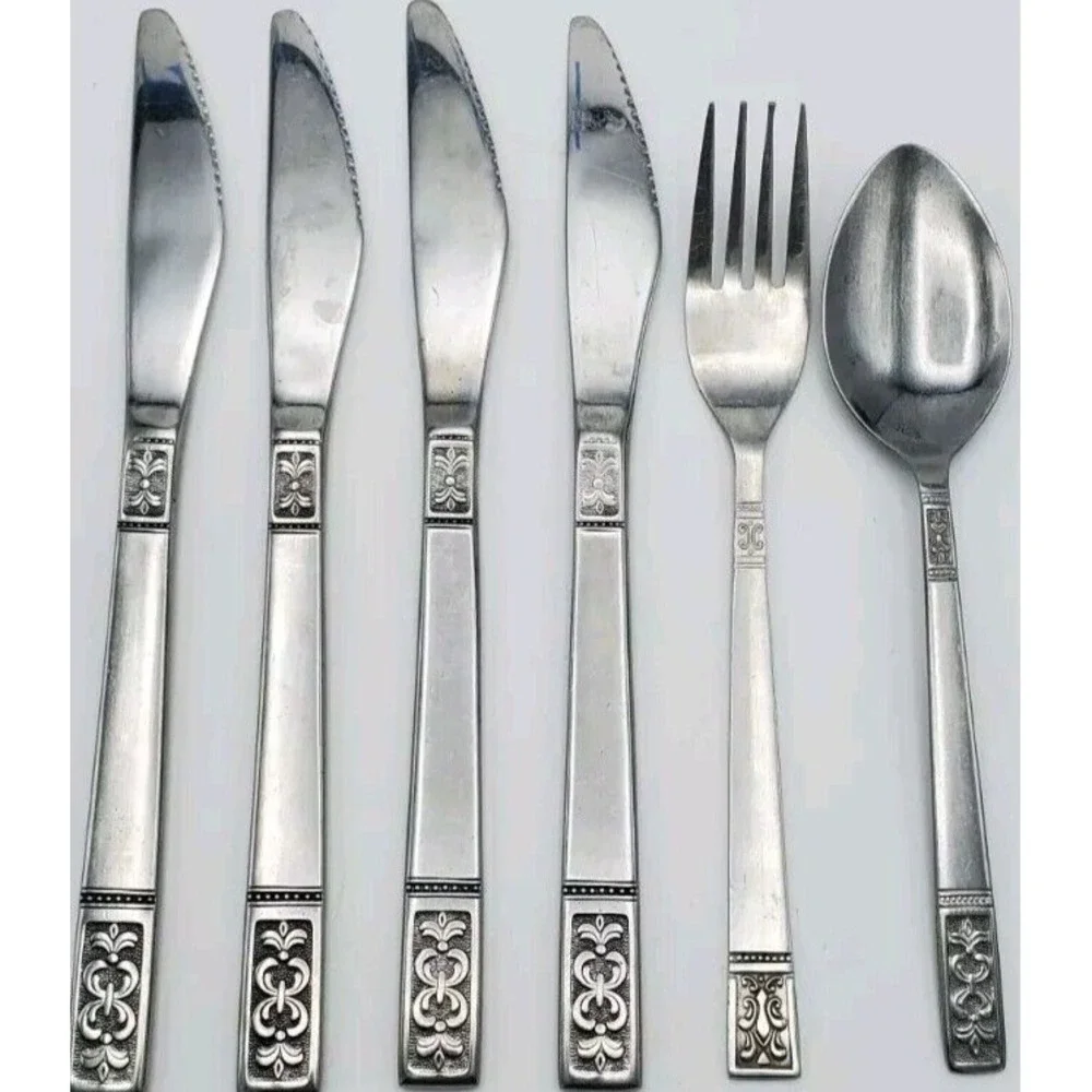 Homequip Hallmark Customcraft Fleur de Lis Flatware Lot Similar Knife Fork Spoon